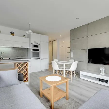 Dom & House - Landing Place Apartmán *